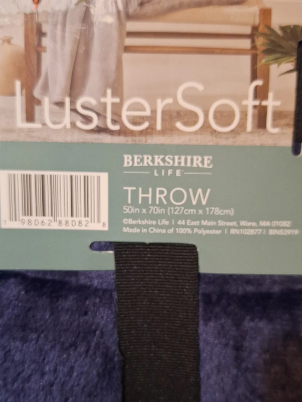 NWT Berkshire Luster Blue Soft Throw Blanket 50x70